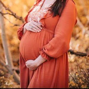 PinkBlush Rust Floral Embroidered Ruffled Maternity Midi Dress size M